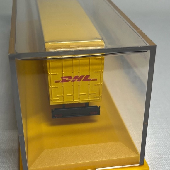 DHL Yellow Mercedes DHL Tractor Trailer Semi Shipping Truck, new in Case - Picture 5 of 8